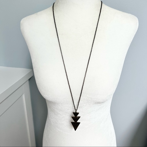🍭4/$20 American Eagle Tapered Triangle Pendant Long Boho Necklace